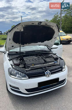 Универсал Volkswagen Golf 2016 в Кропивницком