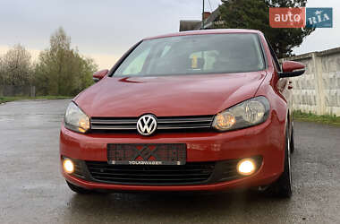 Хетчбек Volkswagen Golf 2009 в 