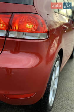 Хетчбек Volkswagen Golf 2009 в 