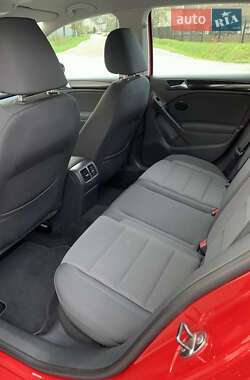Хетчбек Volkswagen Golf 2009 в 