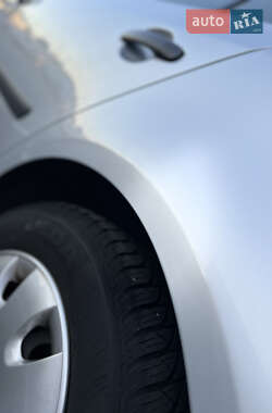 Хэтчбек Volkswagen Golf 2005 в 