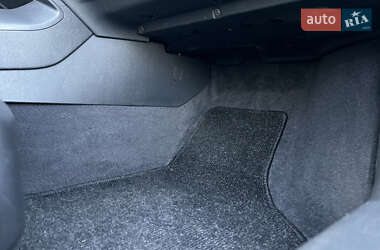 Хэтчбек Volkswagen Golf 2005 в 