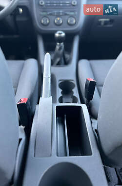 Хэтчбек Volkswagen Golf 2005 в 