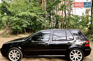 Хэтчбек Volkswagen Golf 2002 в 