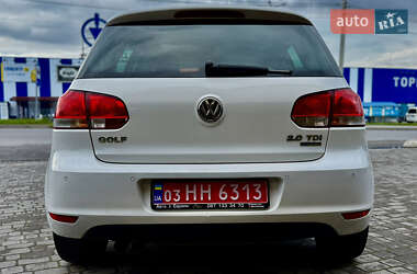 Хэтчбек Volkswagen Golf 2012 в 