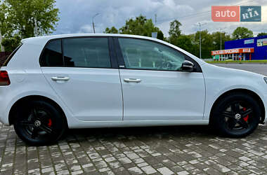 Хэтчбек Volkswagen Golf 2012 в 