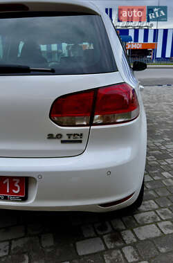 Хэтчбек Volkswagen Golf 2012 в 