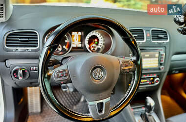Хэтчбек Volkswagen Golf 2012 в 