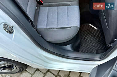 Хэтчбек Volkswagen Golf 2012 в 