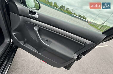 Хэтчбек Volkswagen Golf 2007 в 