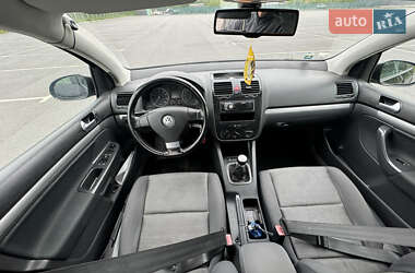 Хэтчбек Volkswagen Golf 2007 в 