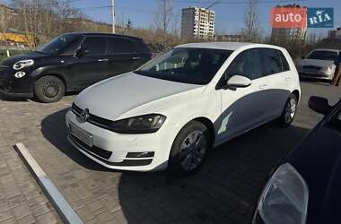 Хэтчбек Volkswagen Golf 2014 в 
