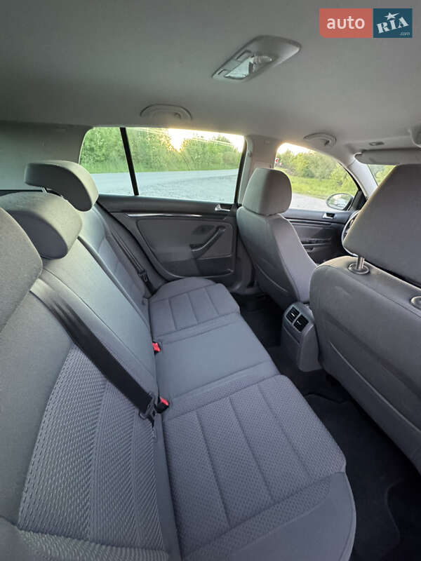 Хетчбек Volkswagen Golf 2007 в Дубні