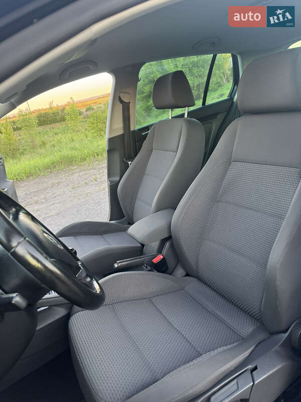 Хетчбек Volkswagen Golf 2007 в Дубні