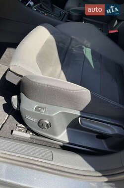 Хетчбек Volkswagen Golf 2020 в 