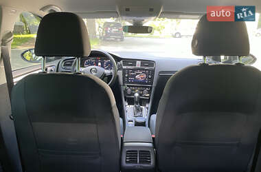 Хетчбек Volkswagen Golf 2020 в 