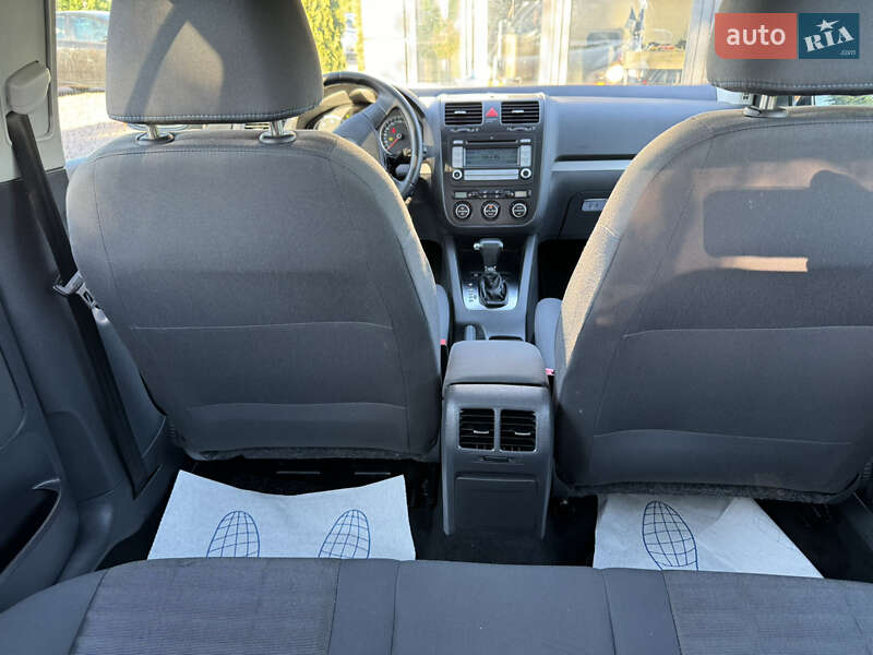 Хэтчбек Volkswagen Golf 2008 в Дрогобыче