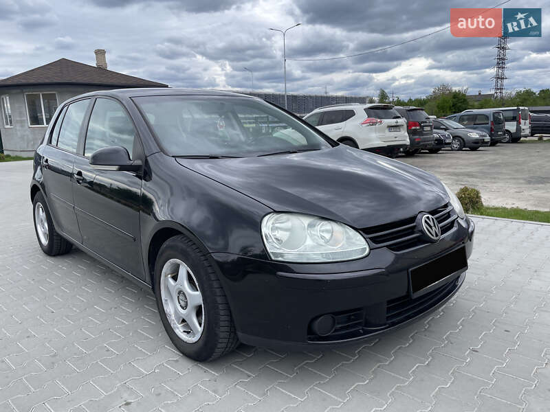 Хэтчбек Volkswagen Golf 2006 в 