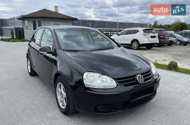 Хэтчбек Volkswagen Golf 2006 в 