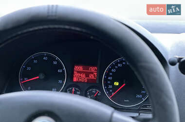 Хэтчбек Volkswagen Golf 2008 в 