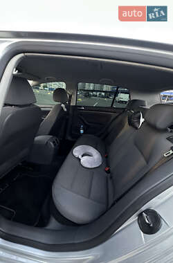 Хэтчбек Volkswagen Golf 2008 в 