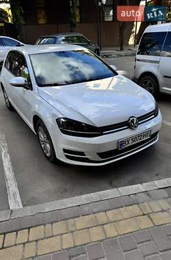 Хэтчбек Volkswagen Golf 2014 в 