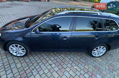 Универсал Volkswagen Golf 2010 в 
