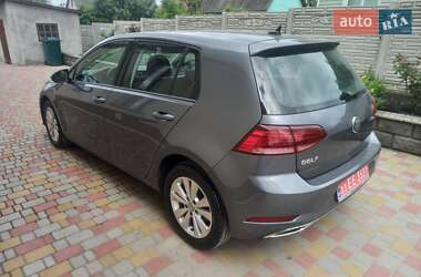 Volkswagen Golf 2021