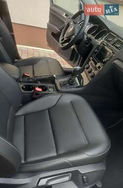 Хэтчбек Volkswagen Golf 2021 в 