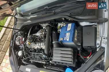 Хэтчбек Volkswagen Golf 2021 в 