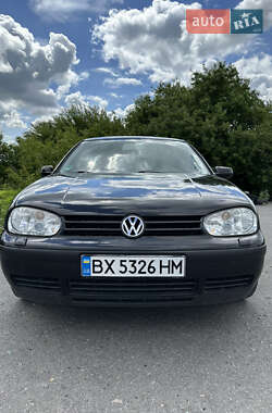 Хэтчбек Volkswagen Golf 2001 в Хмельницком