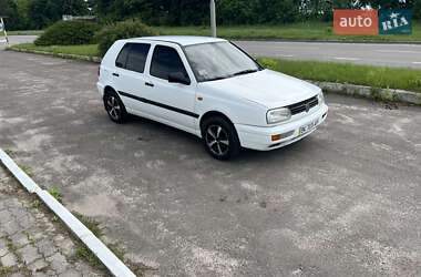 Хетчбек Volkswagen Golf 1998 в Острозі