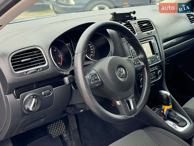 Універсал Volkswagen Golf 2011 в Вінниці