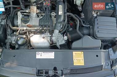 Хетчбек Volkswagen Golf 2010 в 