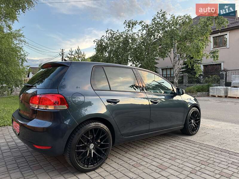 Хэтчбек Volkswagen Golf 2009 в Днепре