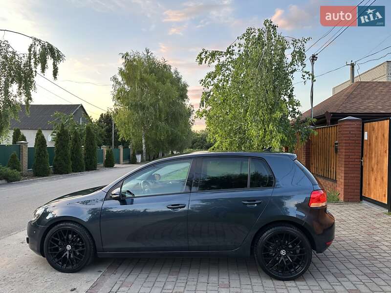 Хэтчбек Volkswagen Golf 2009 в Днепре