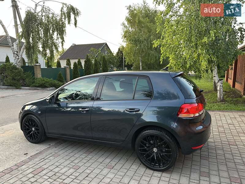 Хэтчбек Volkswagen Golf 2009 в Днепре