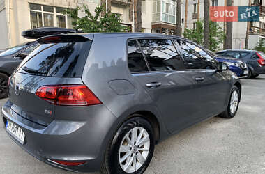 Хэтчбек Volkswagen Golf 2014 в 
