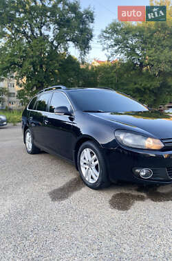 Універсал Volkswagen Golf 2010 в 