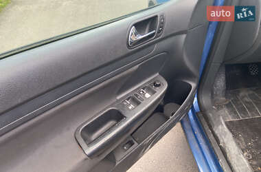 Хетчбек Volkswagen Golf 2005 в 