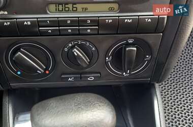 Хэтчбек Volkswagen Golf 2001 в 