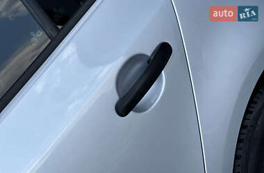 Хэтчбек Volkswagen Golf 2005 в 