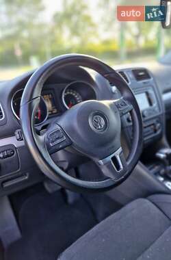 Хэтчбек Volkswagen Golf 2010 в 