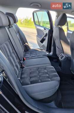 Хэтчбек Volkswagen Golf 2010 в 