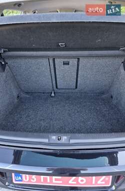 Хэтчбек Volkswagen Golf 2010 в 