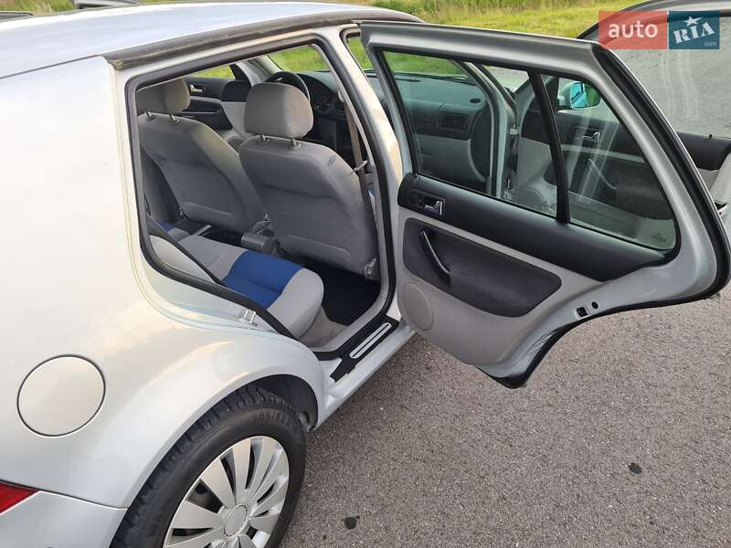 Хетчбек Volkswagen Golf 2000 в Львові