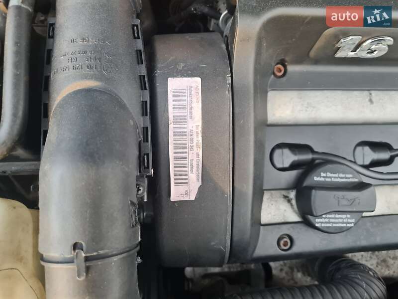 Хетчбек Volkswagen Golf 2000 в Львові