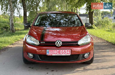Хэтчбек Volkswagen Golf 2010 в 