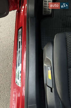 Хэтчбек Volkswagen Golf 2010 в 