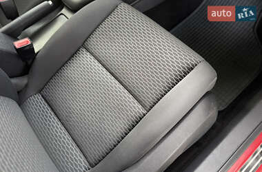 Хэтчбек Volkswagen Golf 2010 в 